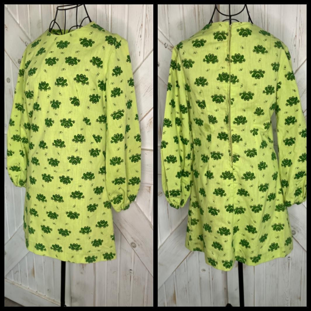60’s Vintage Handmade Green Frog Novelty Print Gogo Go Go Twiggy Mini Dress