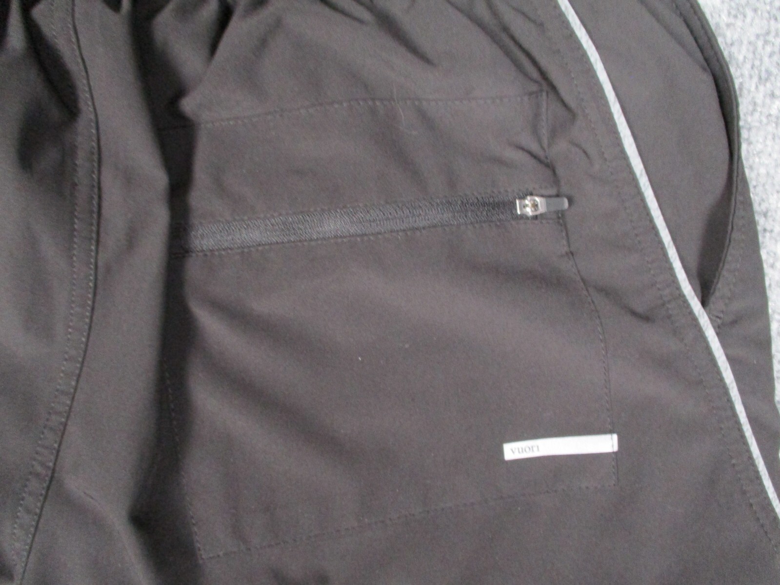 Vuori Shorts Mens Small Black Lined Trail Hiking Outdoor Gym Atheltic