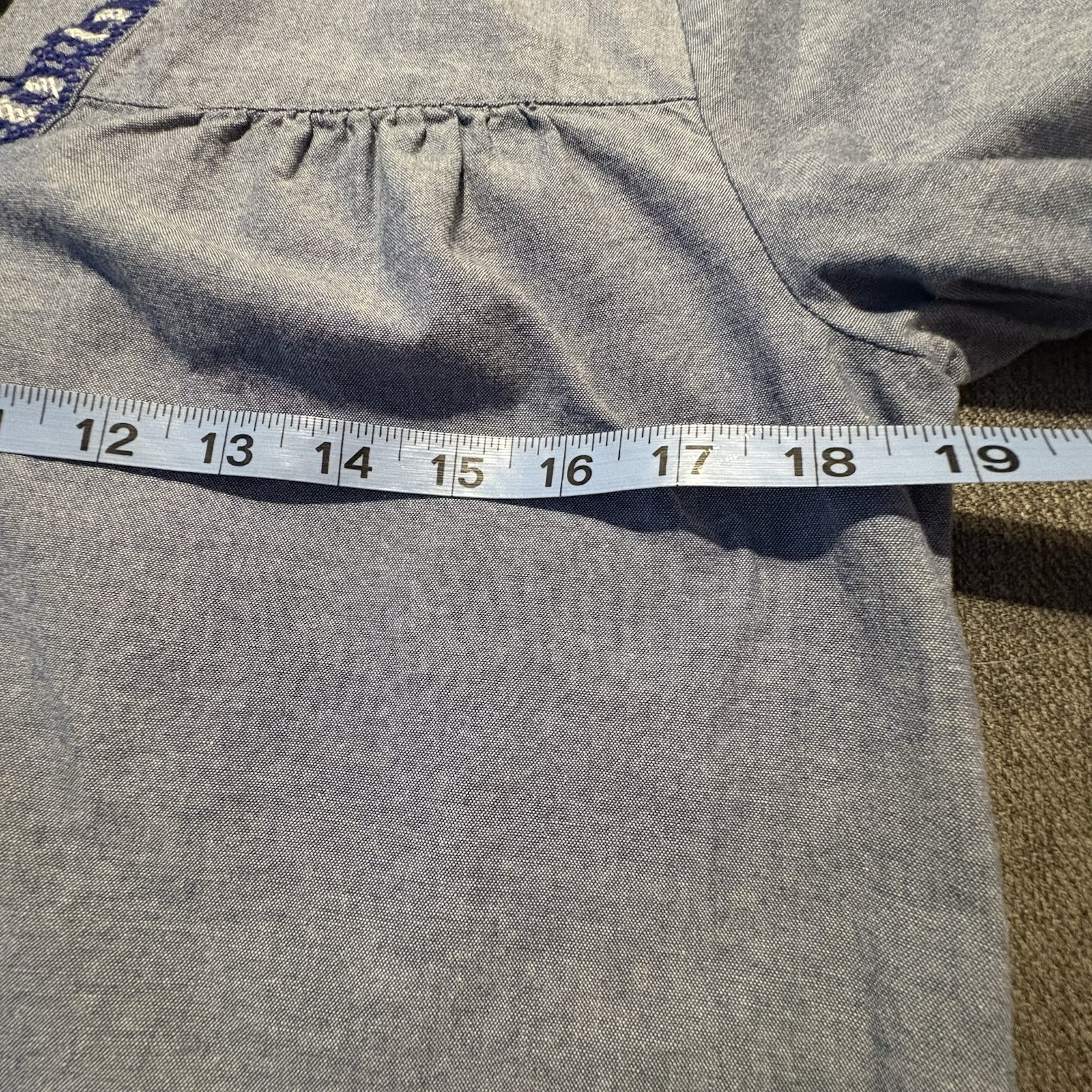 Vineyard Vines Women’s Chambray Embroidered V-neck Long Sleeve Top Size S