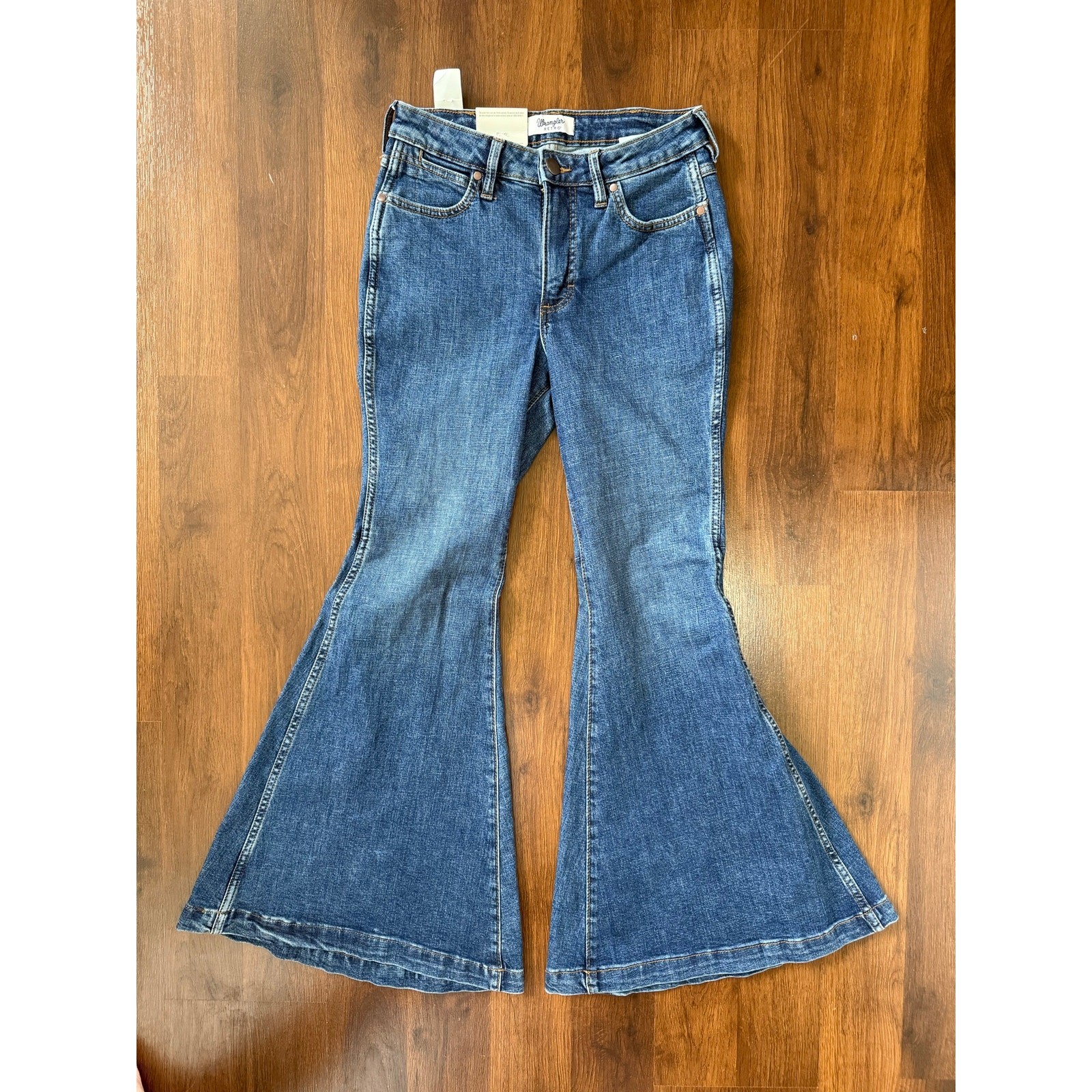 Wrangler NWT Retro Bailey High Rise Flare Jeans Med Wash 26×30 Western Boho