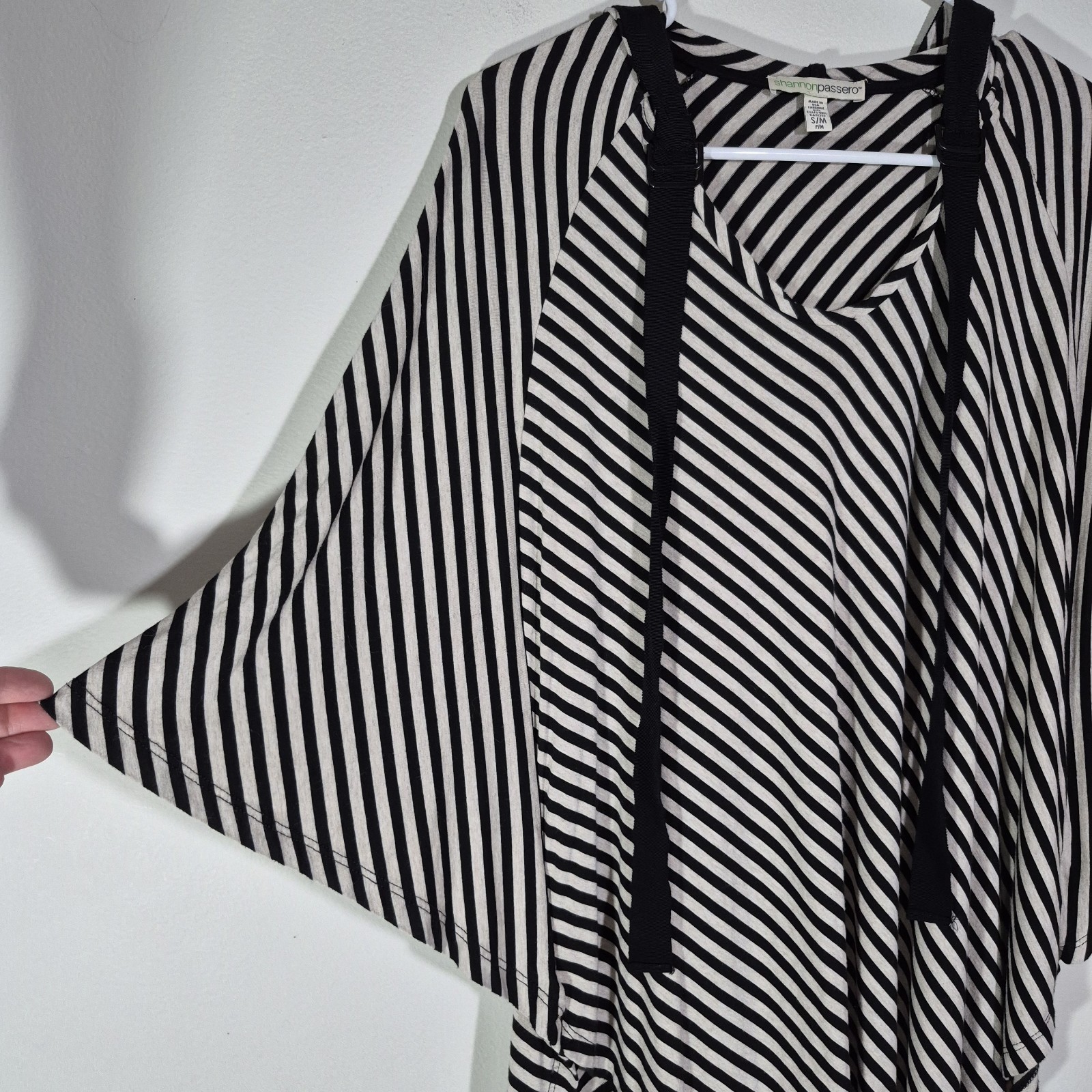 Shannon Passero Pullover Top Hoodie Size S/M Black And Beige Poncho Style Modern