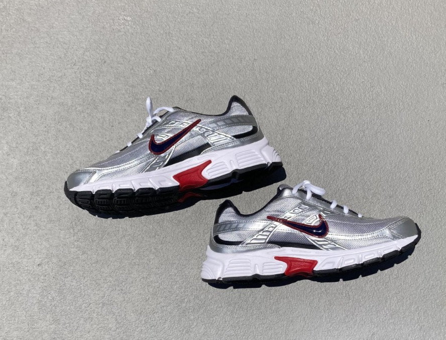 Nike Initiator Running Shoes Mens Size 9 Silver Red Navy Athletic Sneakers Y2K
