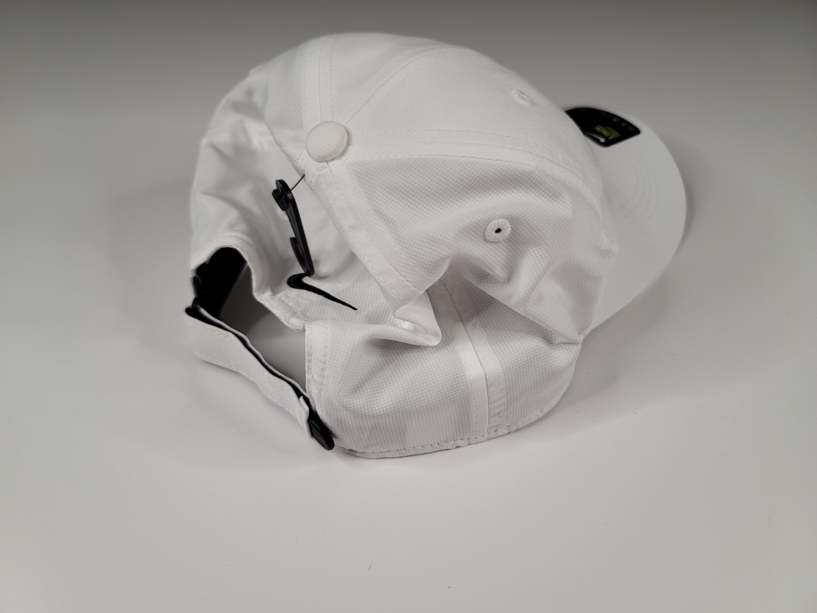 Nike Men’s Golf Hat White Legacy91 Adjustable Strap New