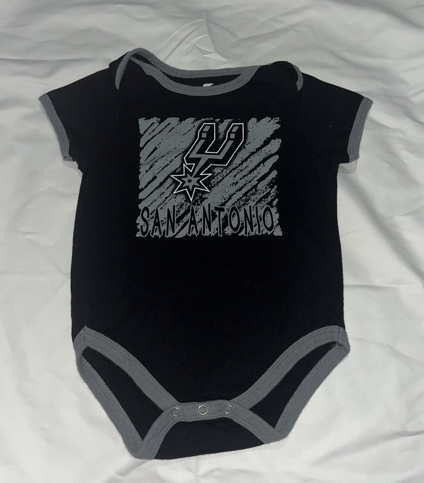 San Antonio Spurs Baby Bodysuit w/ Logo & Silver Accents 6-12M Spurs NBA Finals