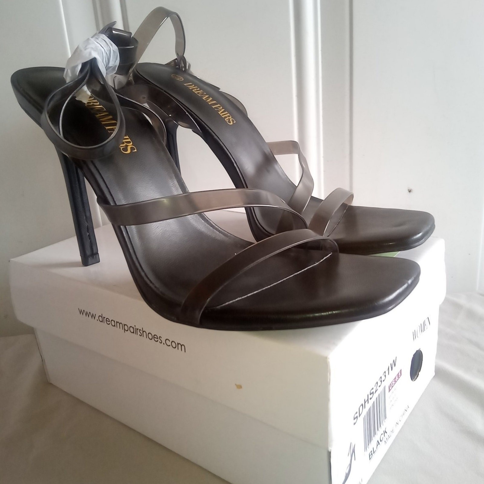 Dream Paris Black stilettos women size 7.5 NWT
