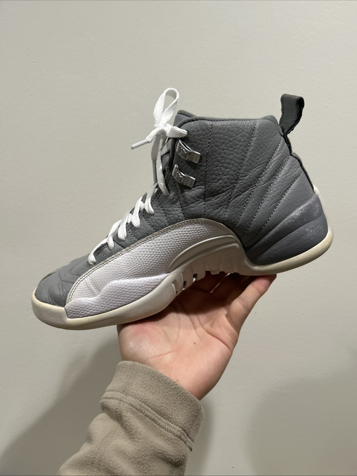 Size 9.5 Men’s Air Jordan 12 Stealth Gray White CT8013-015 2022