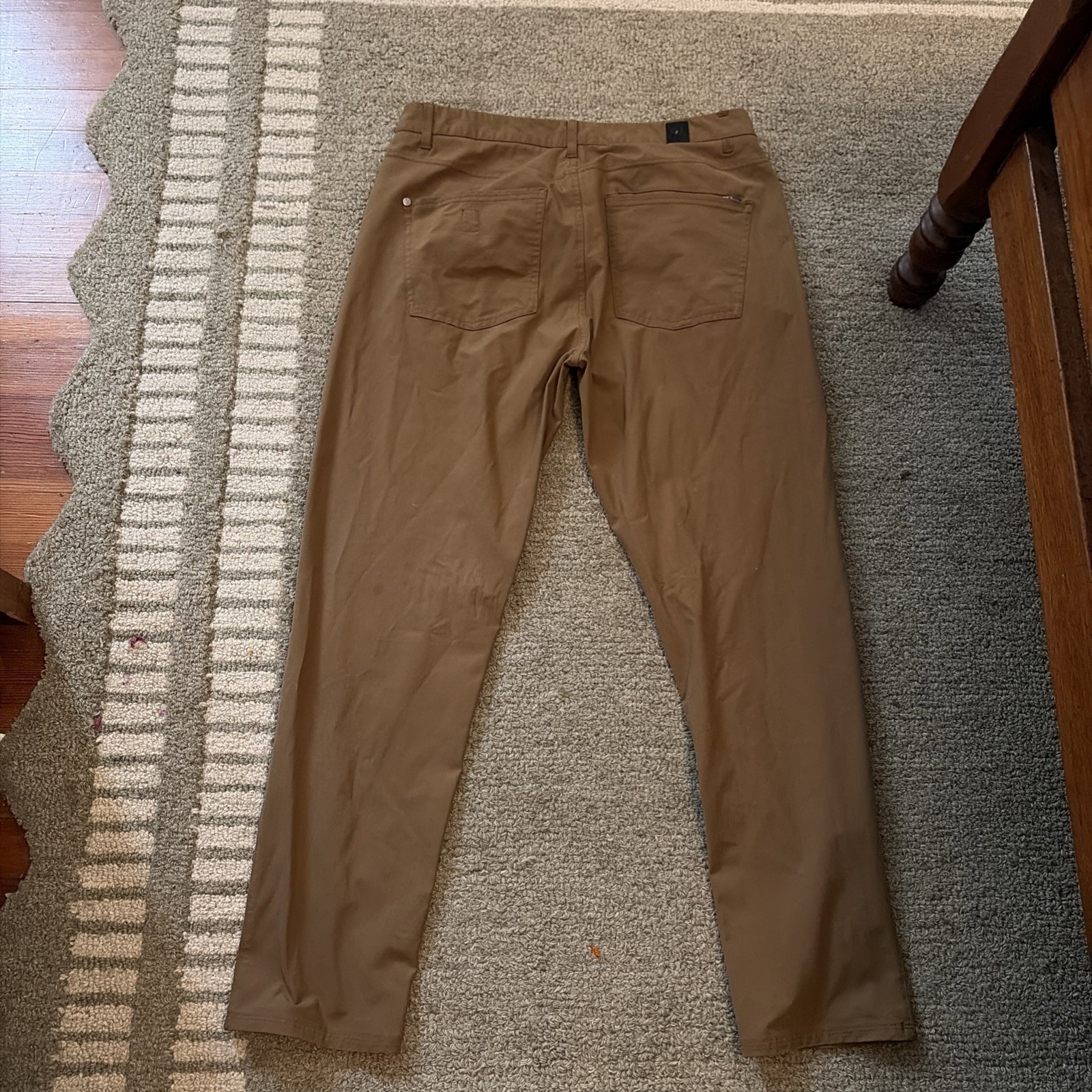 Vuori Meta Pants Mens Size 34×30 Brown Performance Stretch Pants V430-S. READ