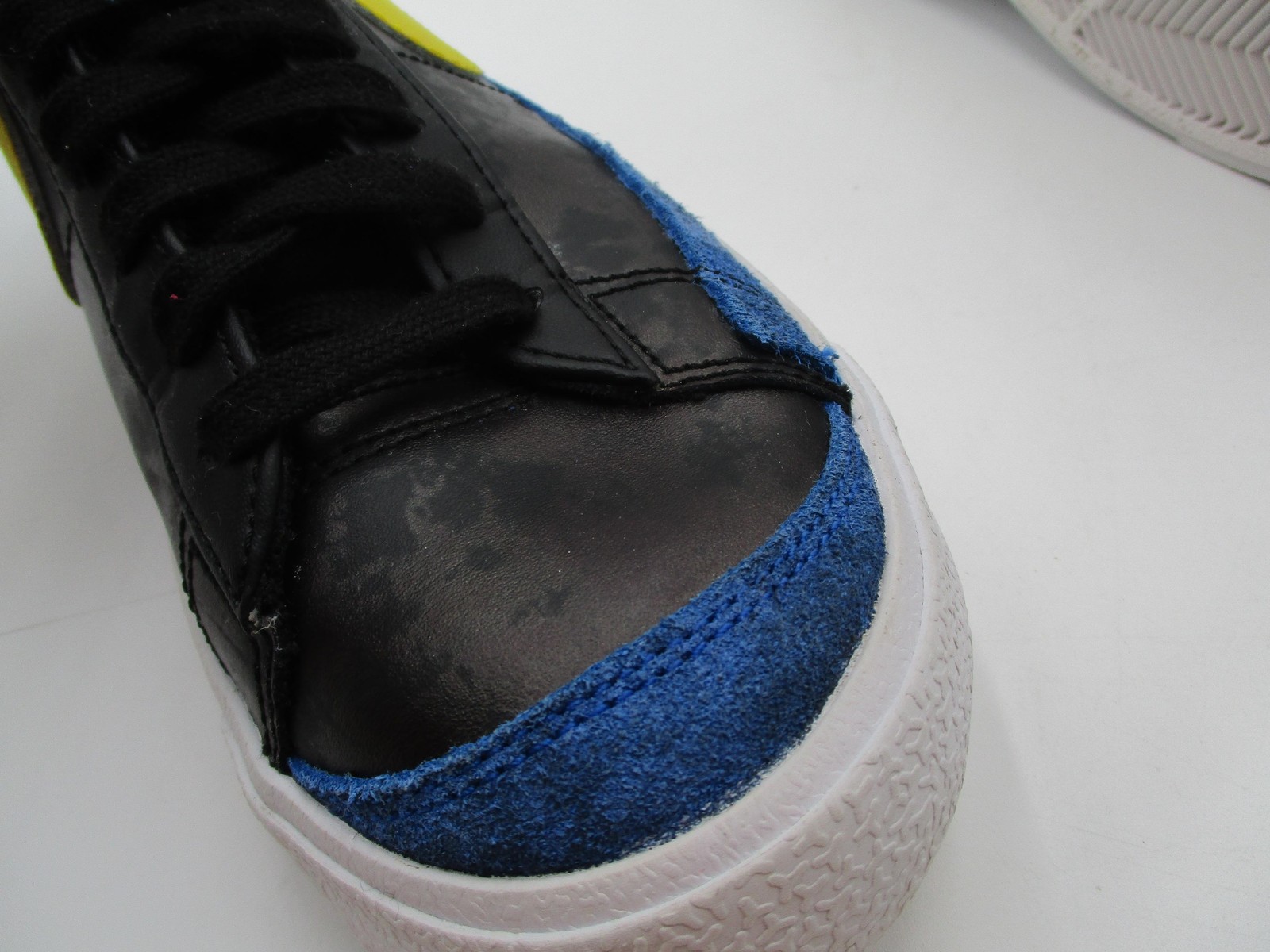 Nike Blazer Mid ’77 Peace Love Basketball Shoes Mens 8.5 Black DC1414-001 (1U6)