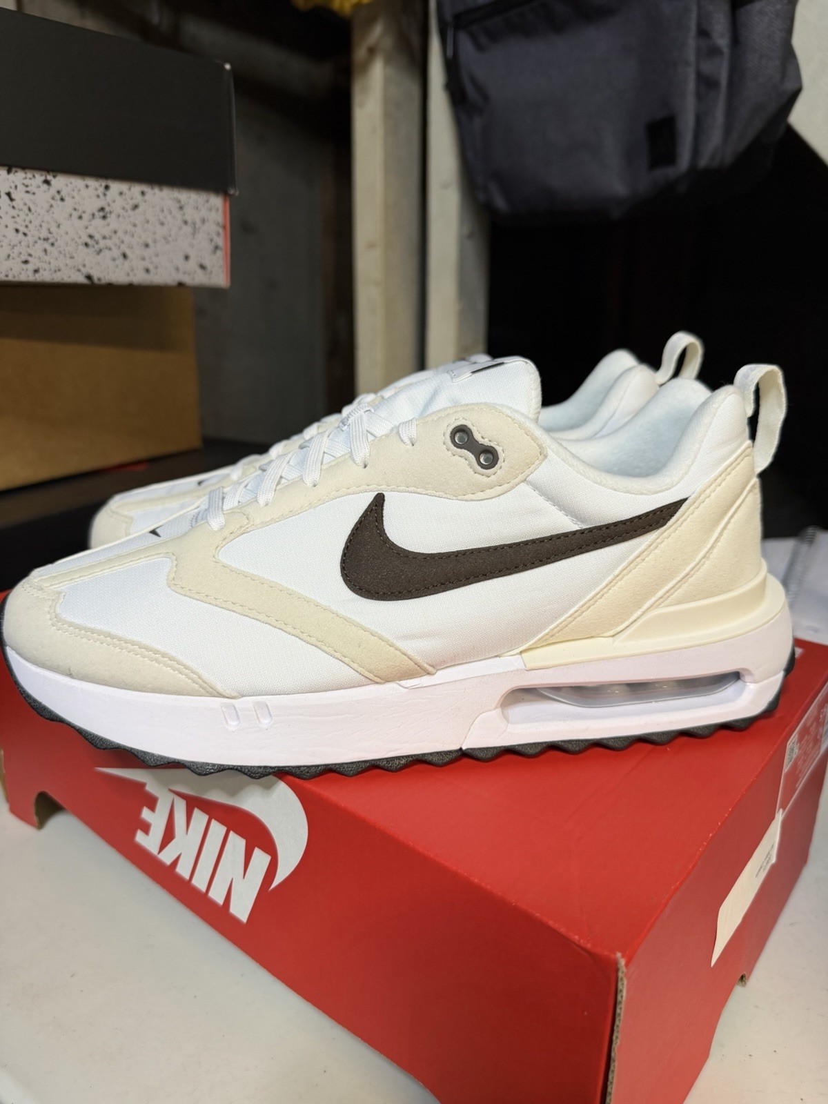Dc4068 102 Women’s Nike Air Max Dawn SZ 10