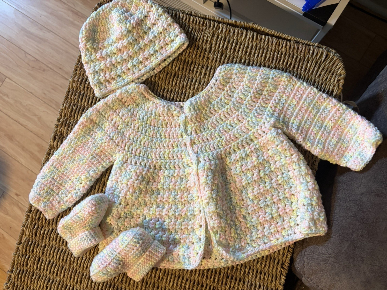 Handmade Crochet Baby Layette Set 4pc Sweater Pants Hat Booties 0-3 mo