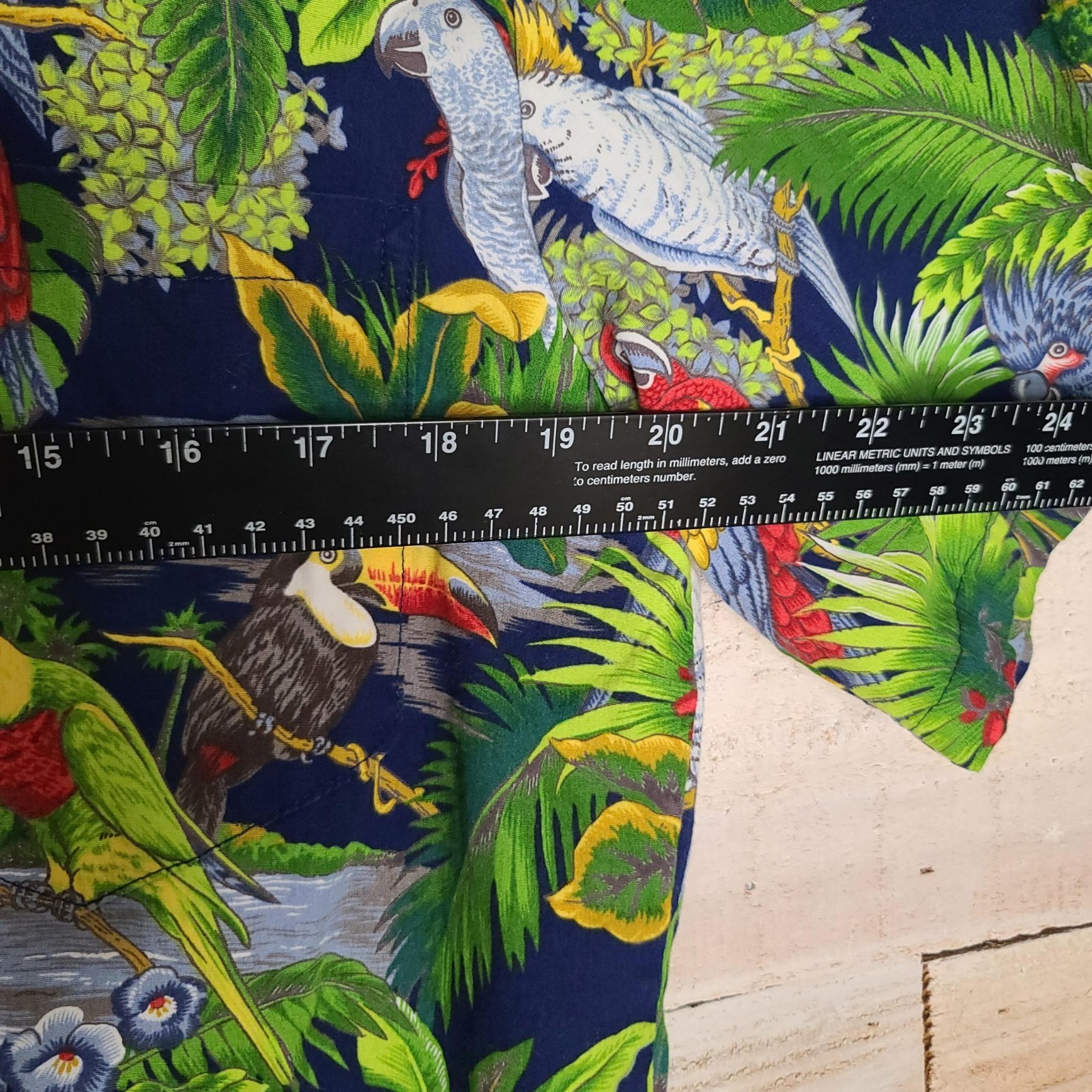 Cabana Core Vintage Parrot Domination Men’s Medium Hawaiian Shirt Aloha Republic