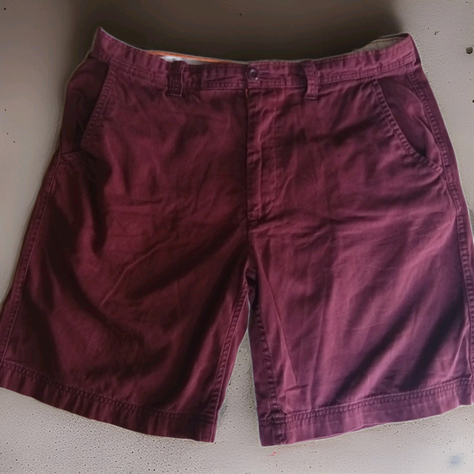 Men’s Shorts Sz. 38 St. John’s Bay Chino Style Maroon/Burgandy 9″ Inseam