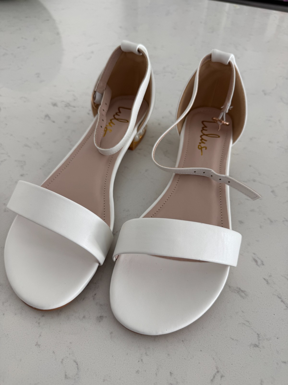 New LULUS Size 11 ROMAY White Pearl Ankle Strap Sandals Vegan Leather Block Heel