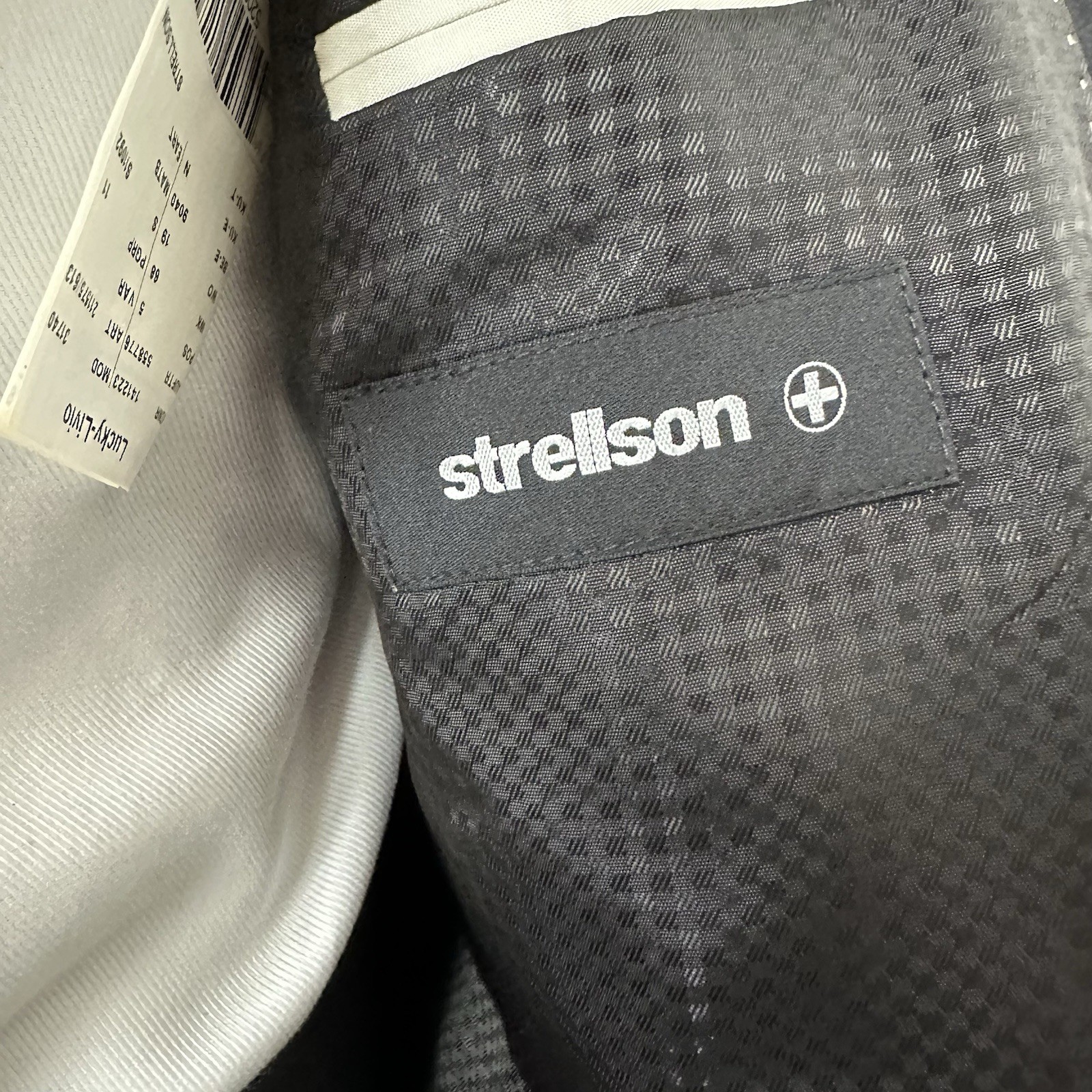 Strellson Suit 44R 38R 2PC Men’s Black Super 120’s Wool Herringbone Stripe