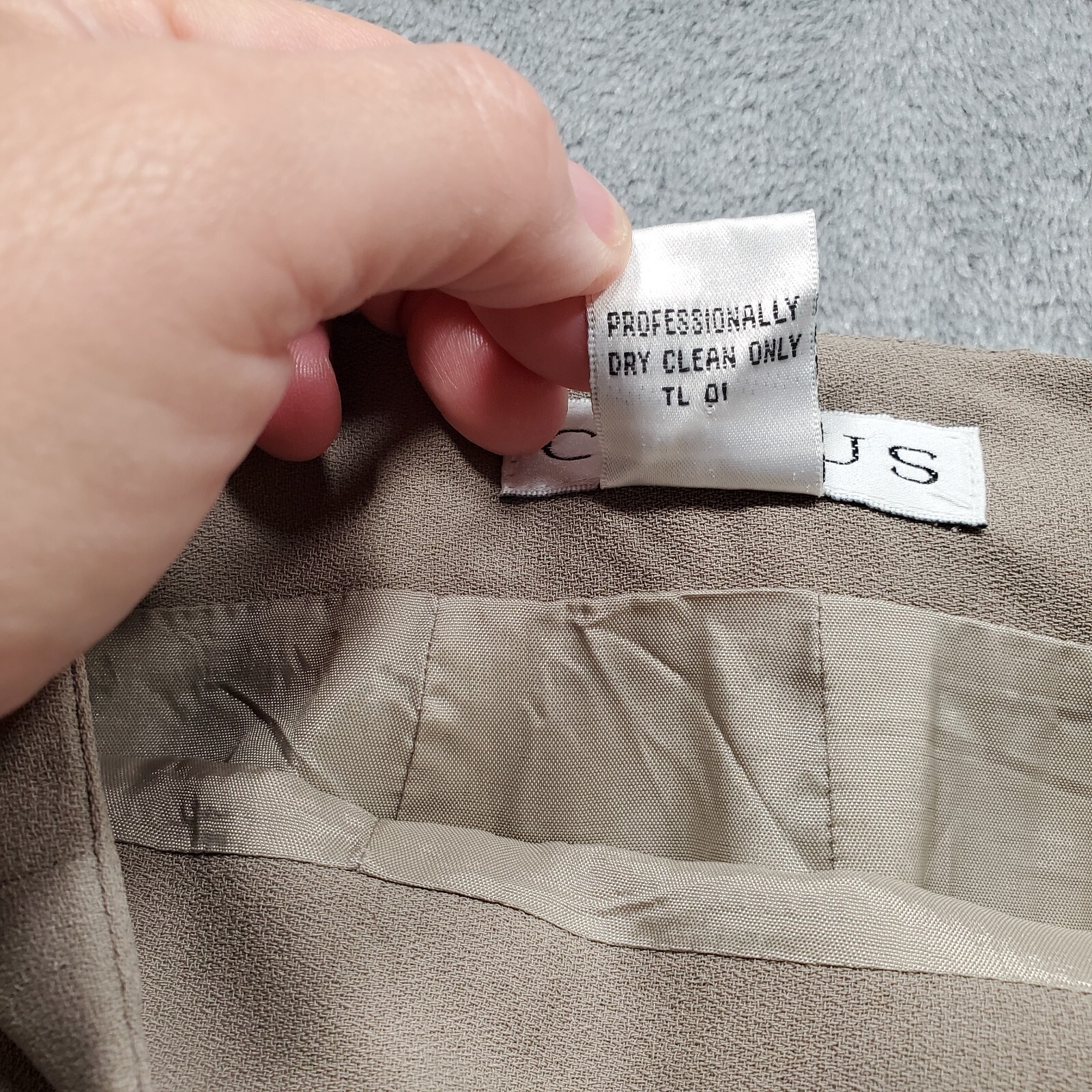 Chaus Lined Pencil Knee Length Skirt Light Brown 28″ Waist Back Zipper Wm Sz 6