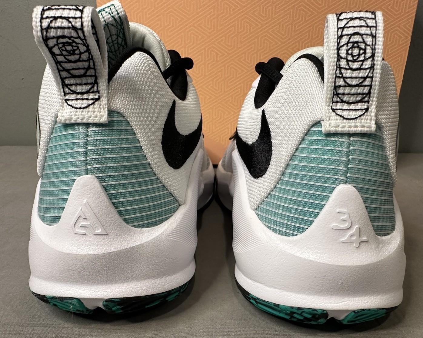 Nike Zoom Freak 3 (GS) Clear Emerald Sneakers DB4158-101 Youth Size 5Y