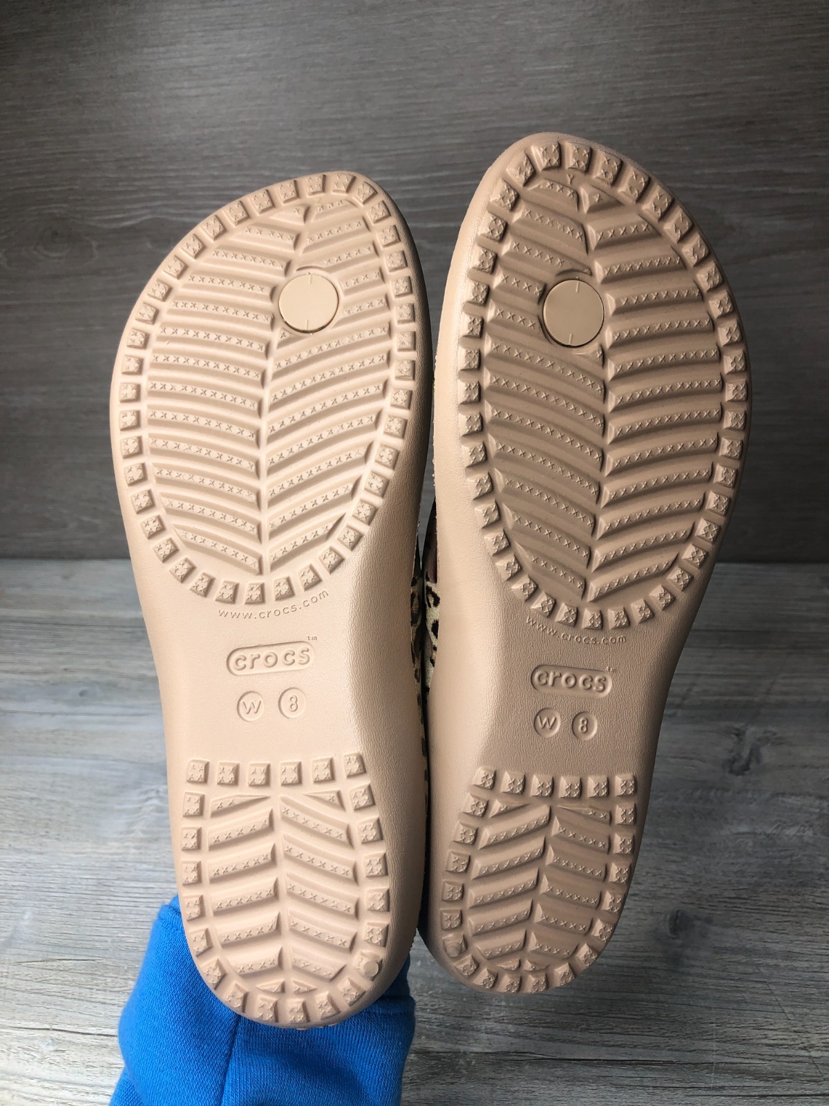 Crocs Kadee II Leopard Flip Flops Tan Women Size 8 Animal Print 206398-98R NEW