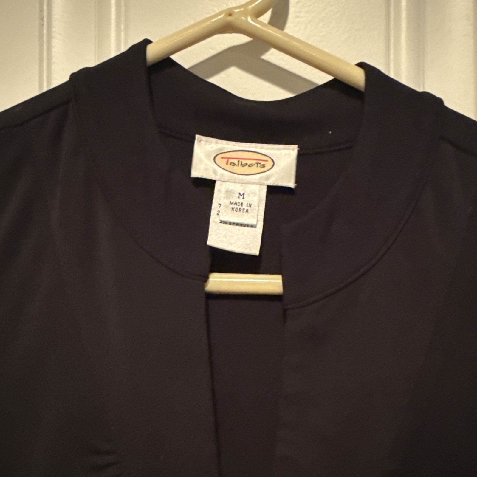 Talbots Black Sleeveless V-Neck Ruched Top Shell Size M Rayon Polyester Spandex