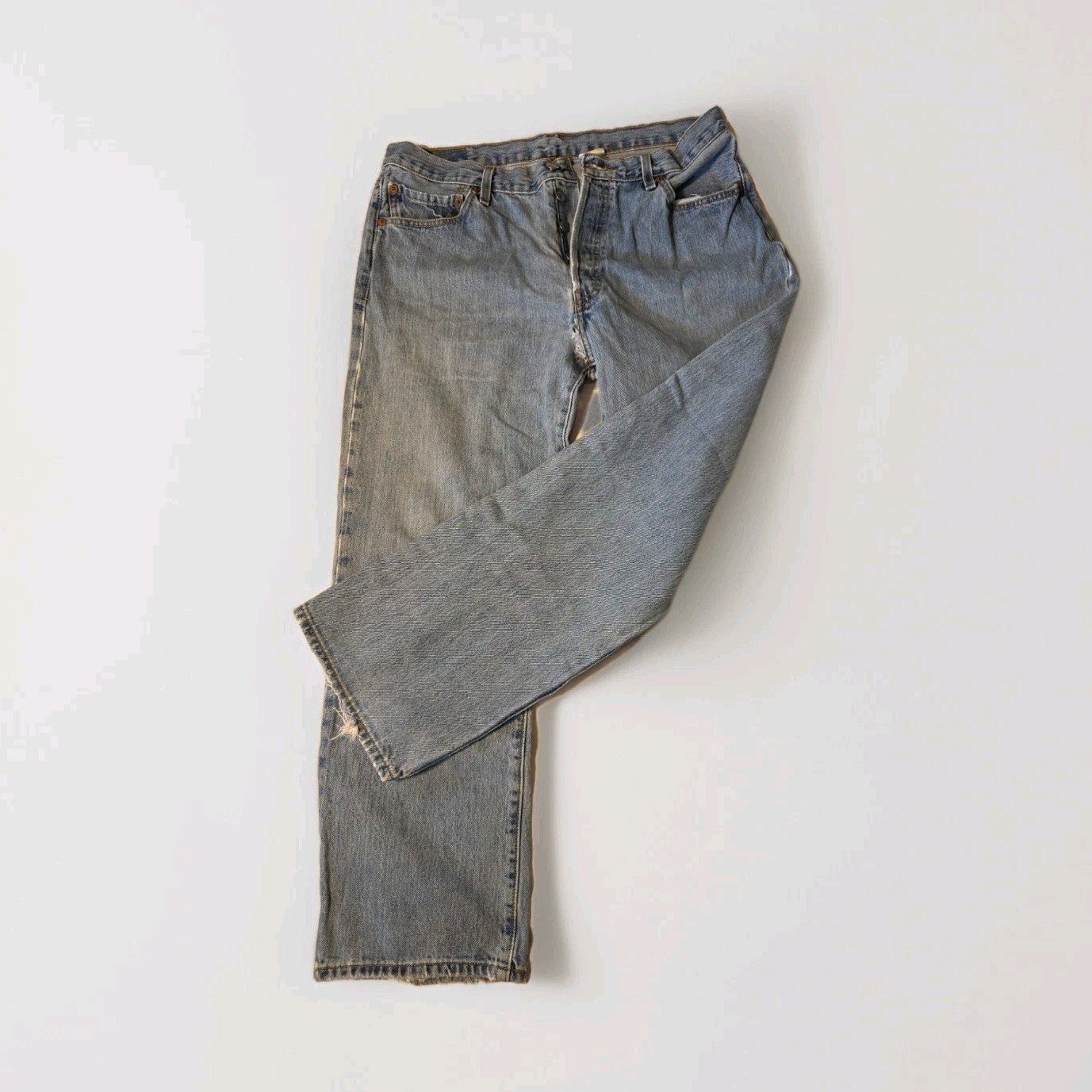 Y2K Levi’s Men’s Light Wash Blue Denim Straight Jeans 100% Cotton 5-Pocket Logo