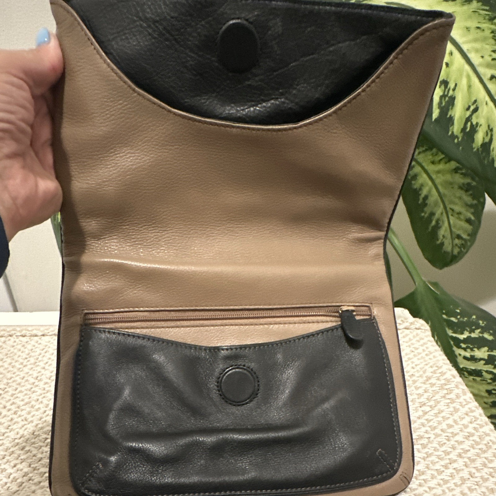 Brighton Black Tan Geometric Crossbody Silver Buckle Zip Magnetic Lined Pockets