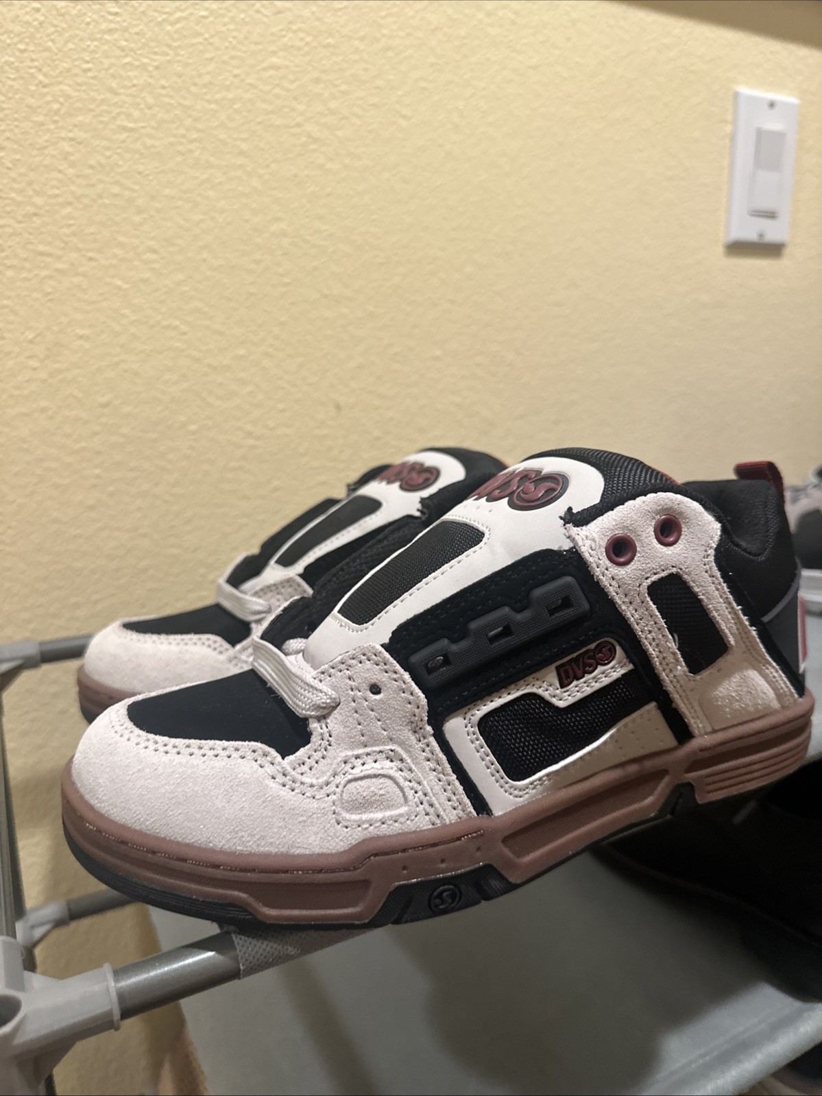 DVS Comanche – White/Black/Red Men’s 7 Brand New