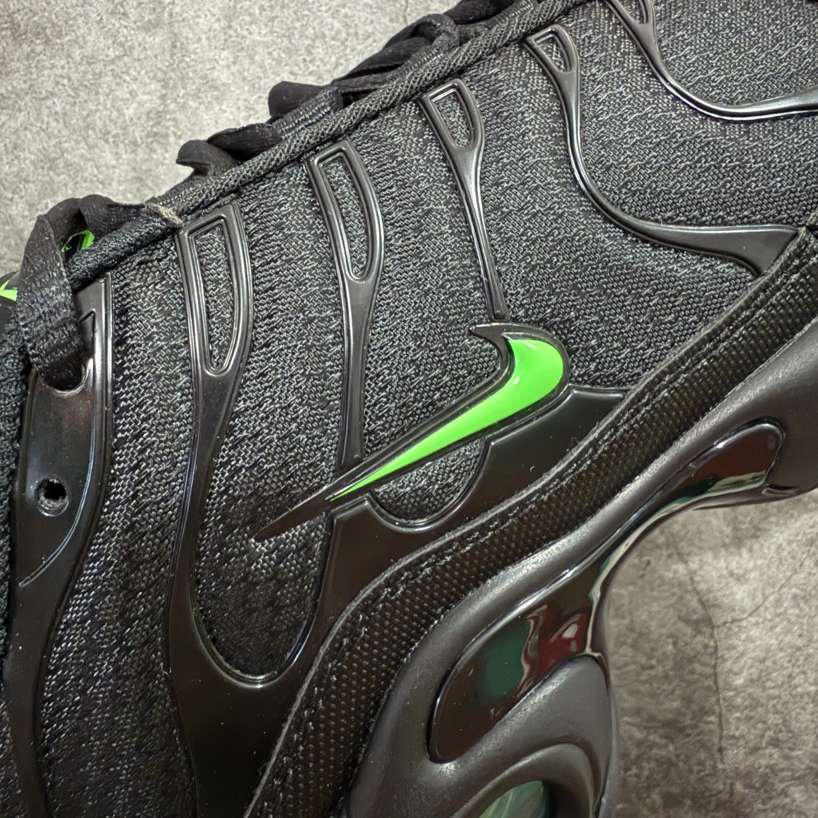 Nike Air Max Plus TN ‘Black Green Strike’ Men Sneakers