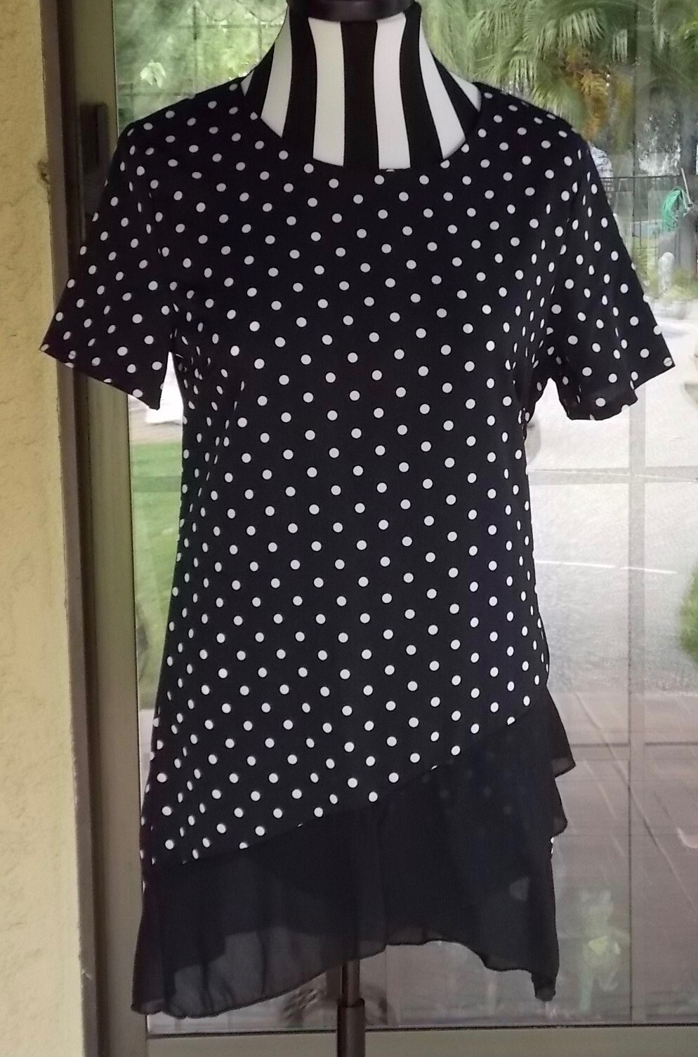 Short Sleeve White Polka-Dot Ruffle Trim Black Tunic Shirt Sz. M 36″ Bust