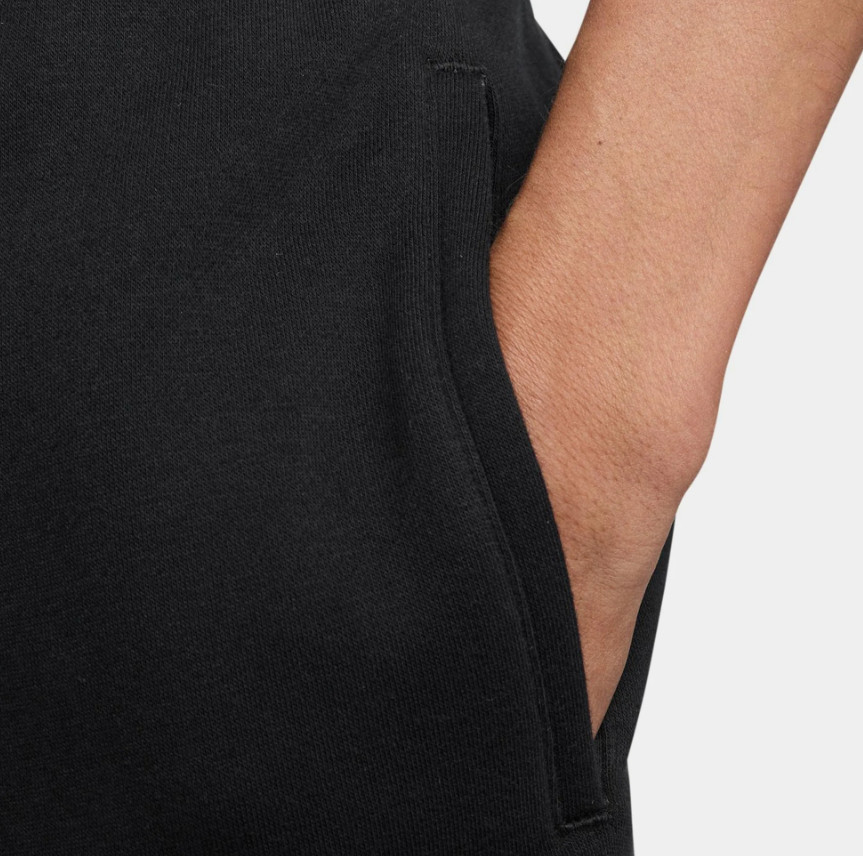 *NEW* Men’s NIKE Essential Club Swoosh Graphic Sweat Short Black (FN3906 010) 👍