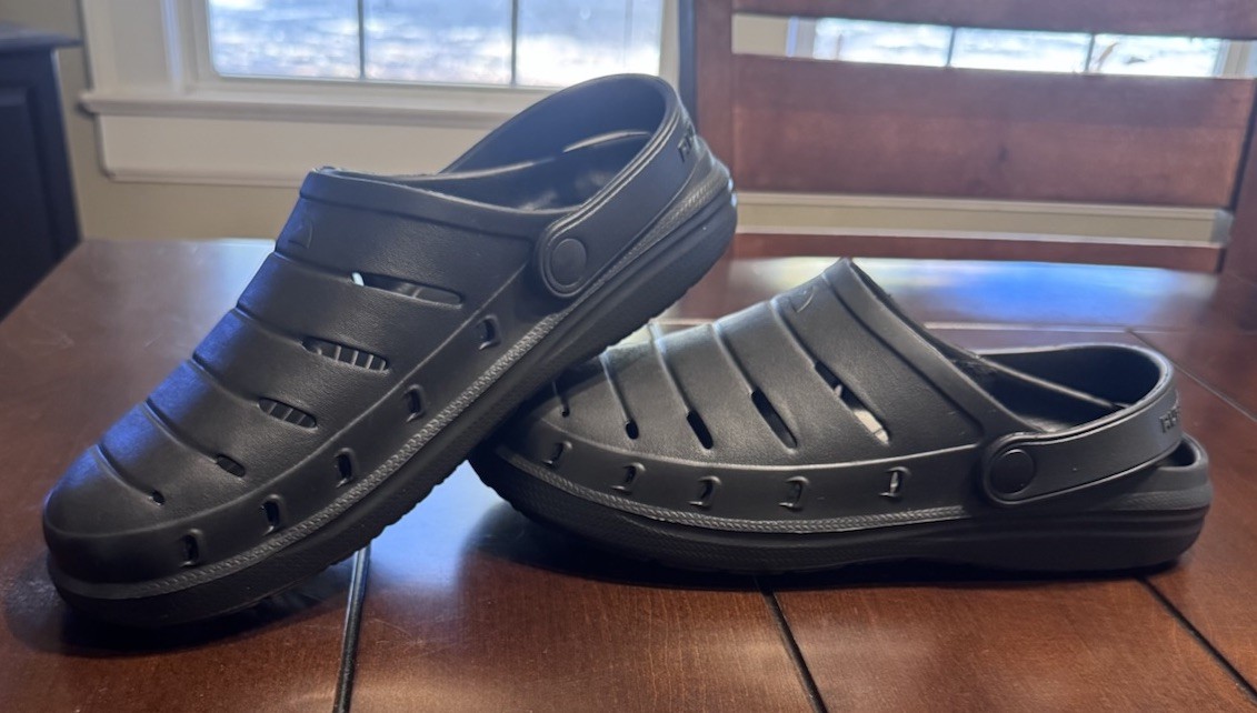Rugged Shark Mens Cove Adventure Size 11