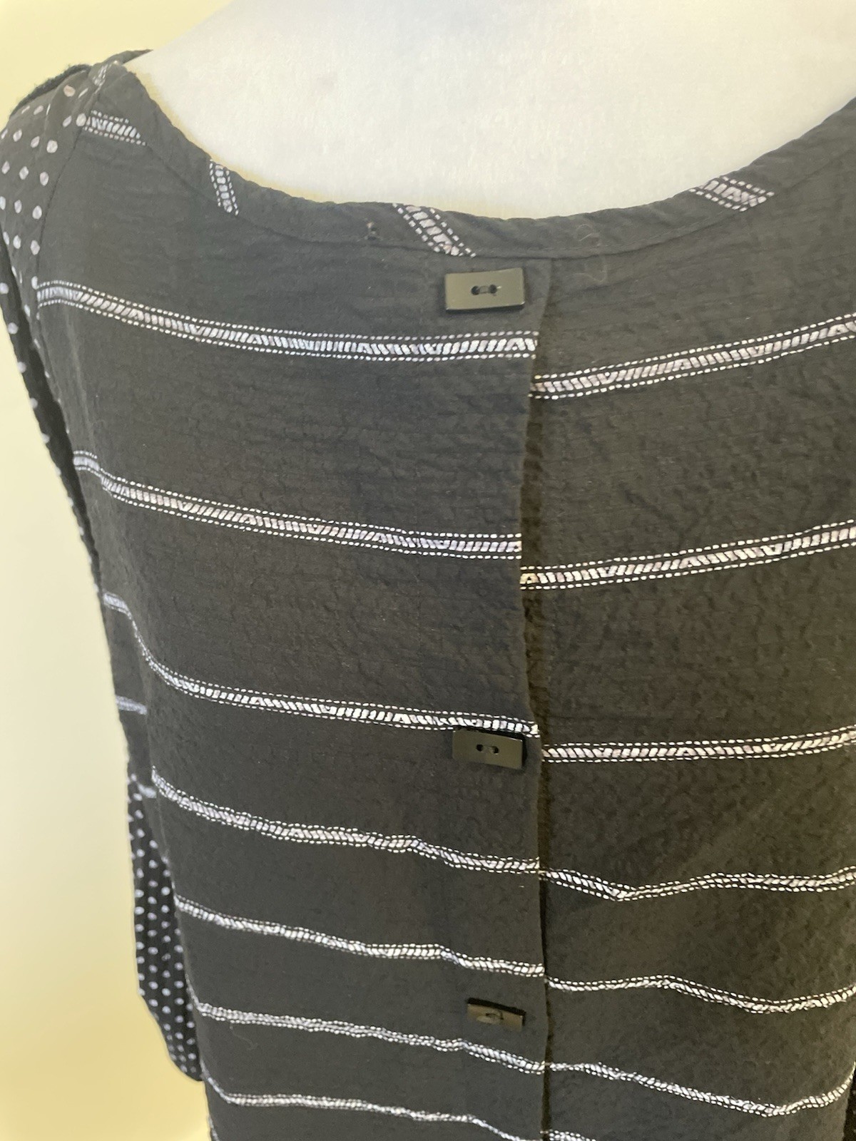 MOONLIGHT Y & S Fashion Size XXL Artsy Black/White Tunic Top Back Button Accent
