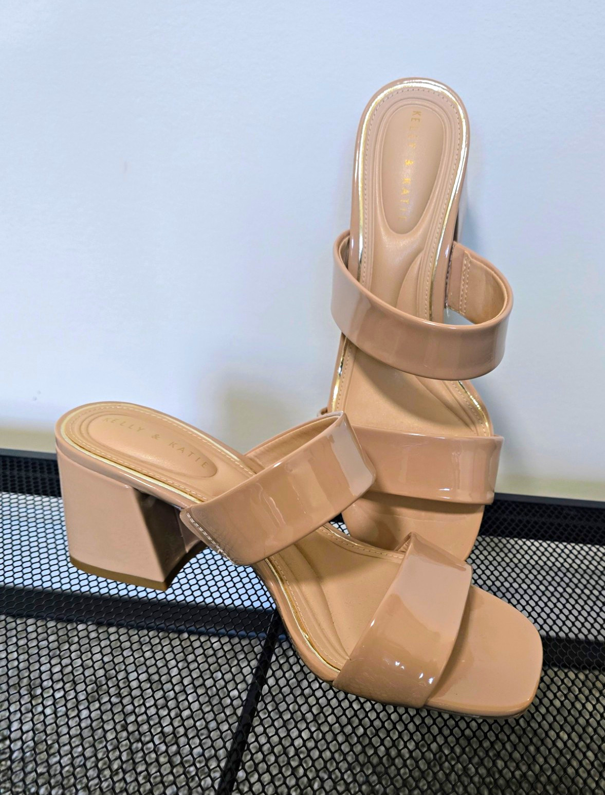 Kelly & Katie Beige Patent Leather Mule Open Toe Slip On Strappy US 6.5