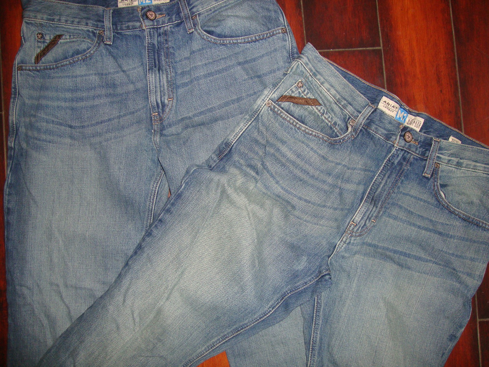 Men’s Ariat M-2 relaxed boot-cut leg jeans 2 PAIRS IN DEAL 32-32 NWOT RET $90 EA