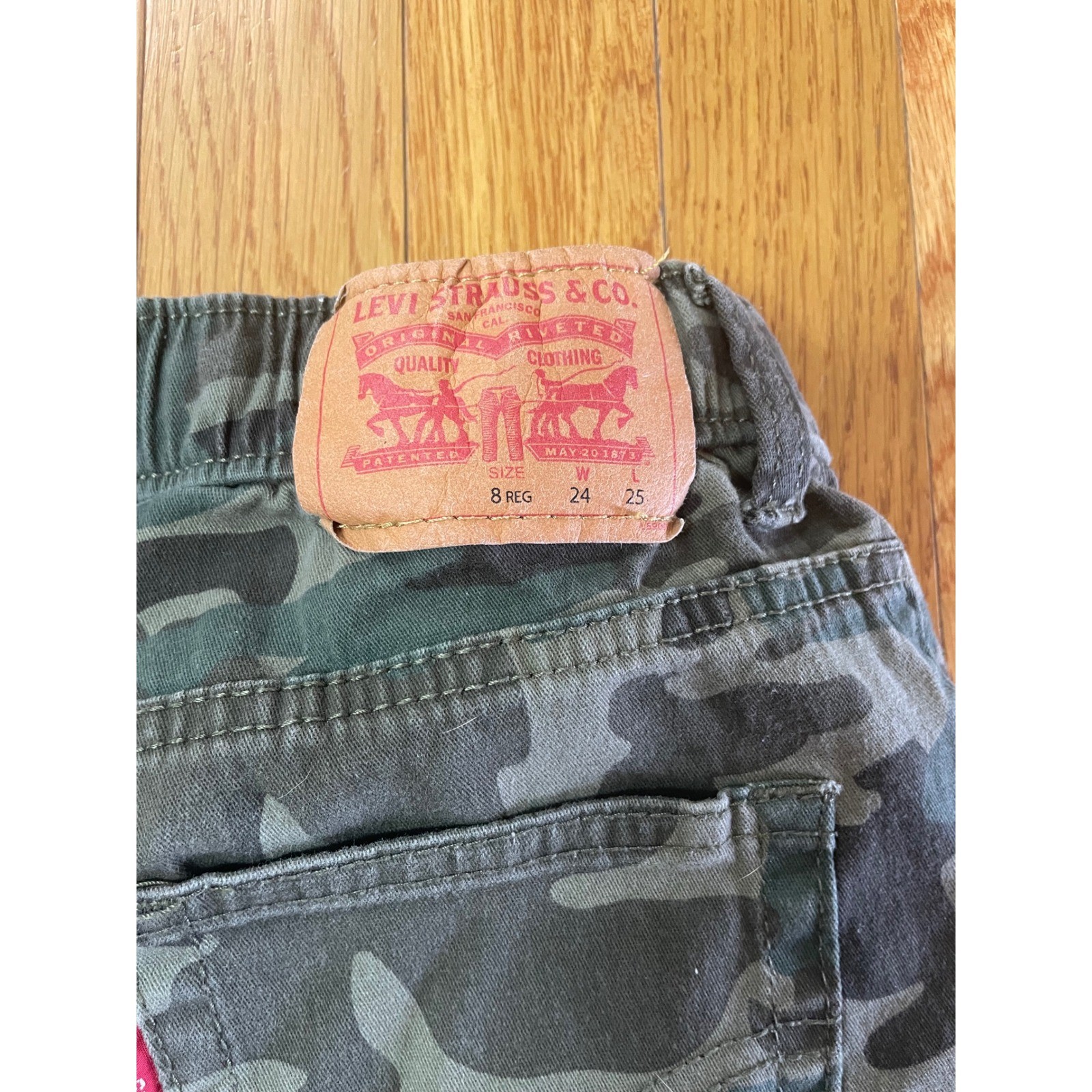 Levis Kids Camo Jogger Pants Green Camouflage Elastic Waist Size 8 Reg W24 L25