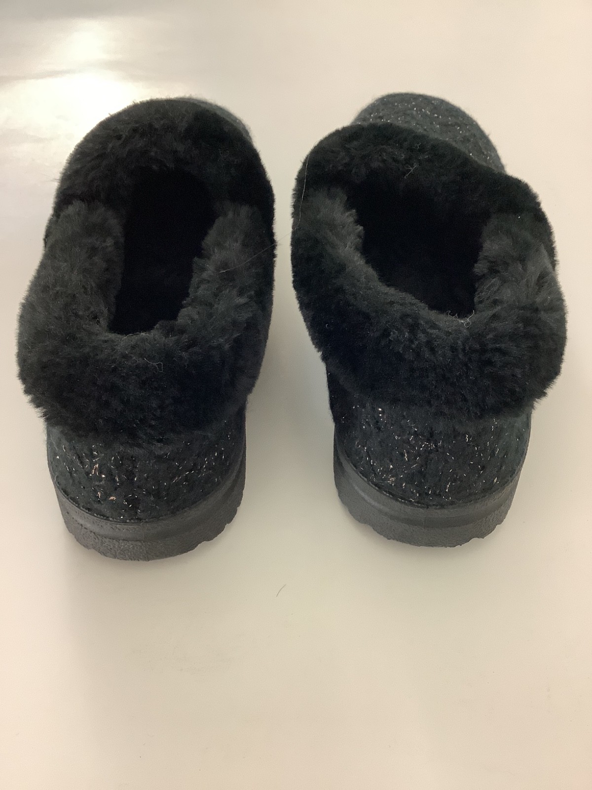 Skechers Black/Gold Spec Cozy Knit Faux Fur Lined Slippers Size 8.5 In/Outdoor