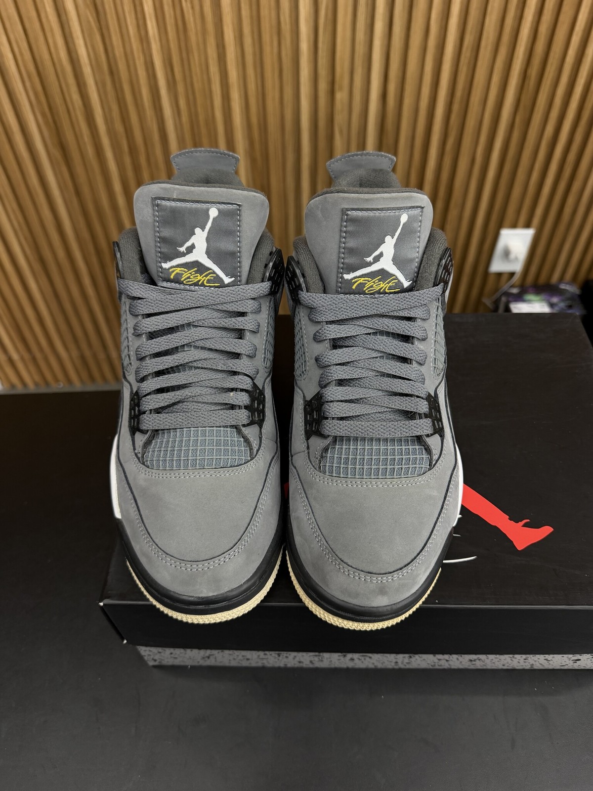 Jordan 4 Retro Cool Grey (2019) Size 8.5, PREOWNED-R