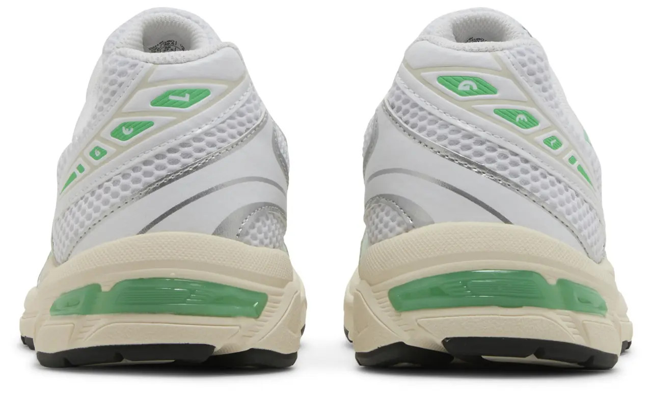 Size 7W ASICS Gel-1130 White Malachite Green Women’s 1202A164-114