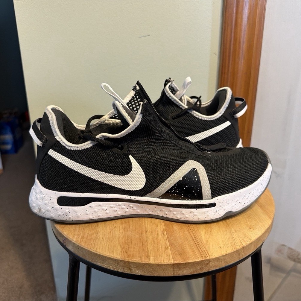 Nike Men’s Low Top Zip & Lace-Up Athletic Sneaker Black/White