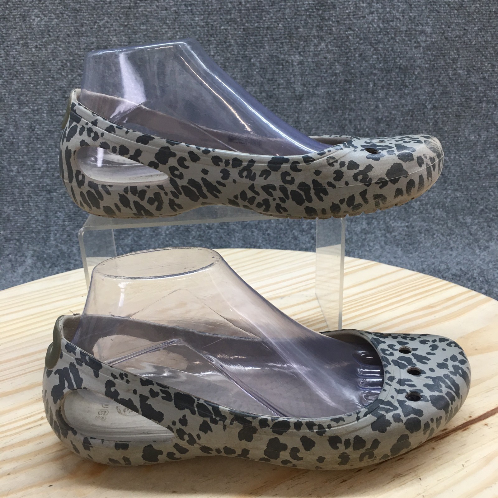 Crocs Sandals Womens 8 Kadee Ballet Flats Gray Rubber Casual Animal Print 203105