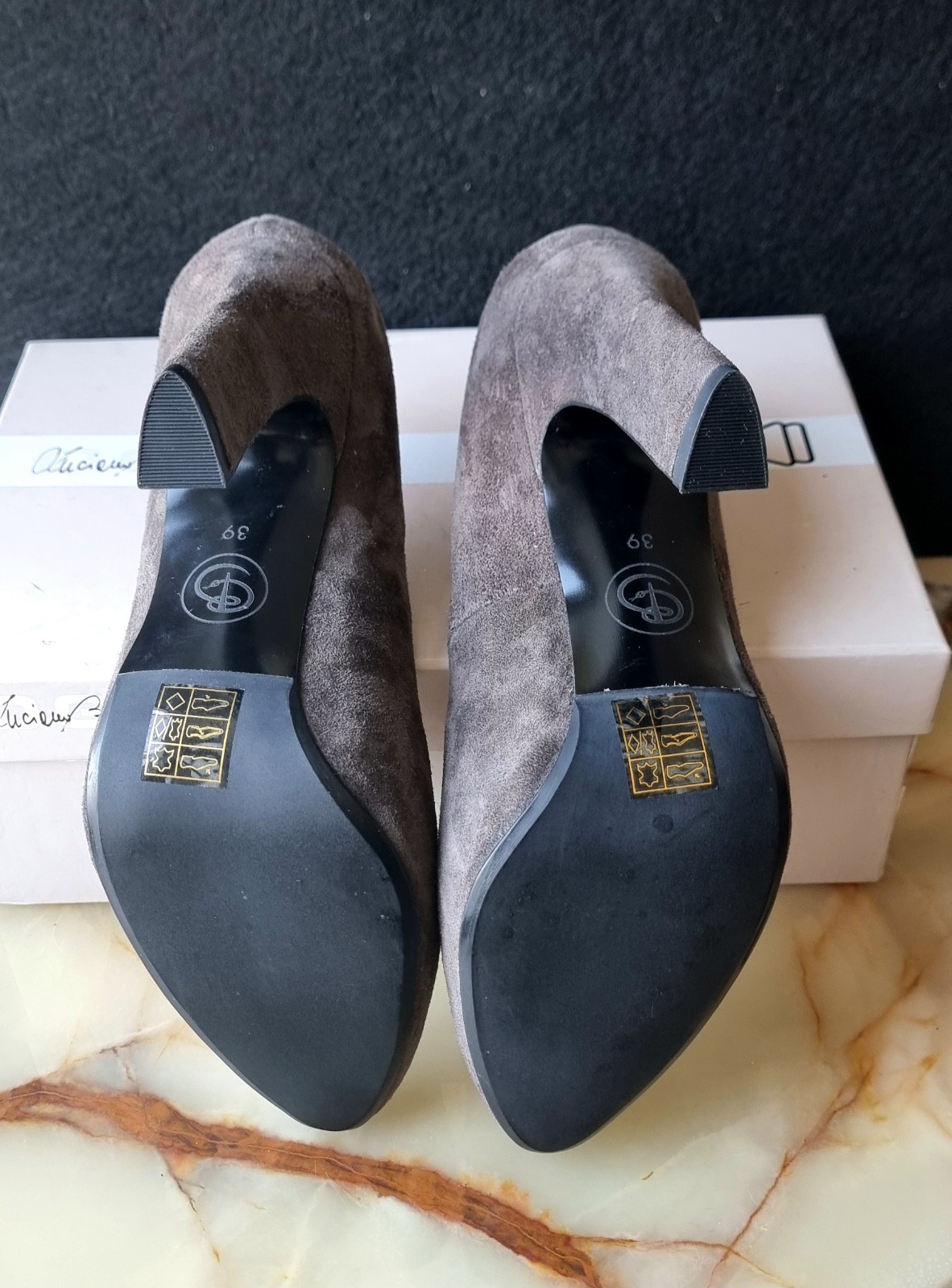 New and luxurious Luciano Barachini suede shoes: 39/12 cm