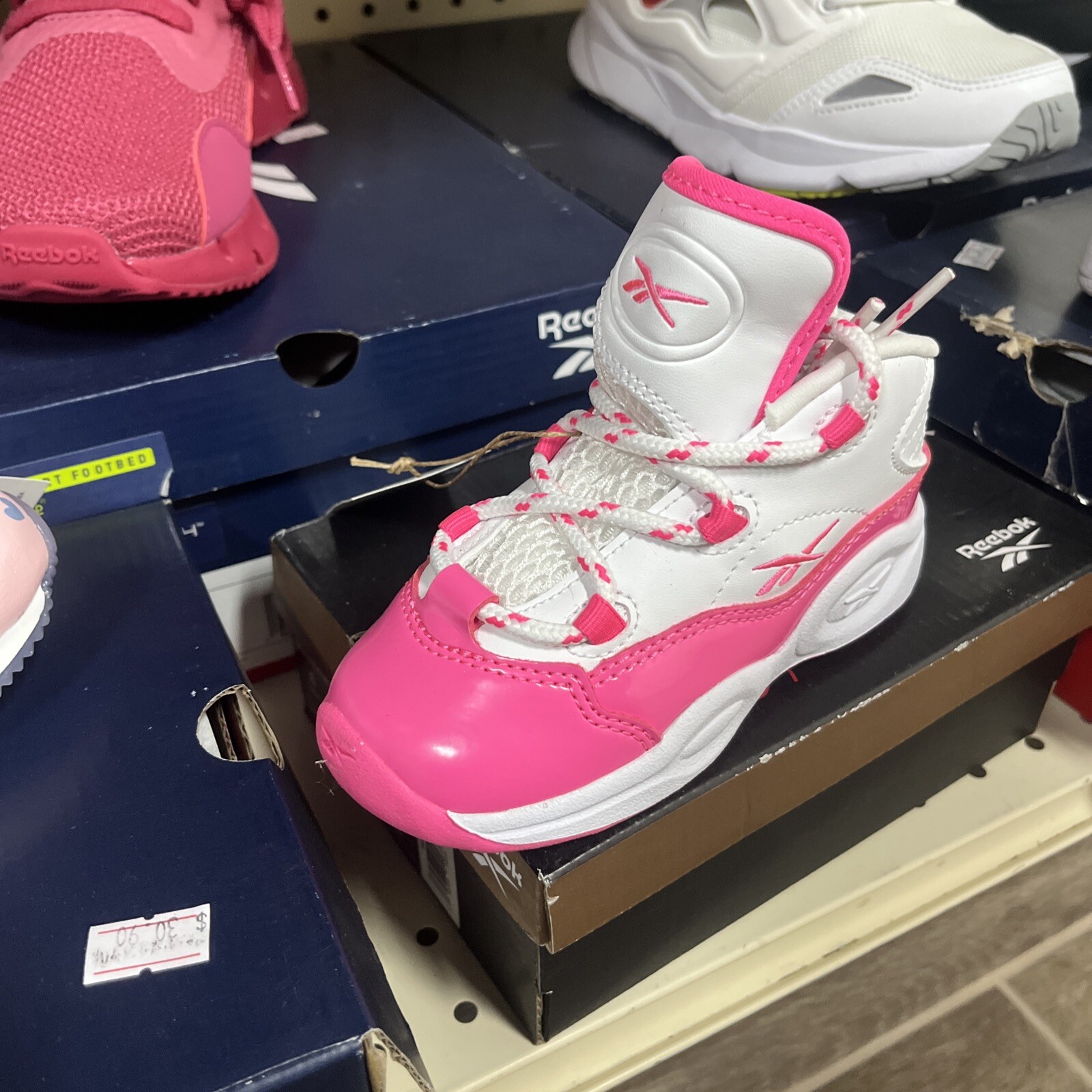 All Tenis On Existen Are 20% Off Just Asking Your Favorite And If Is Available.