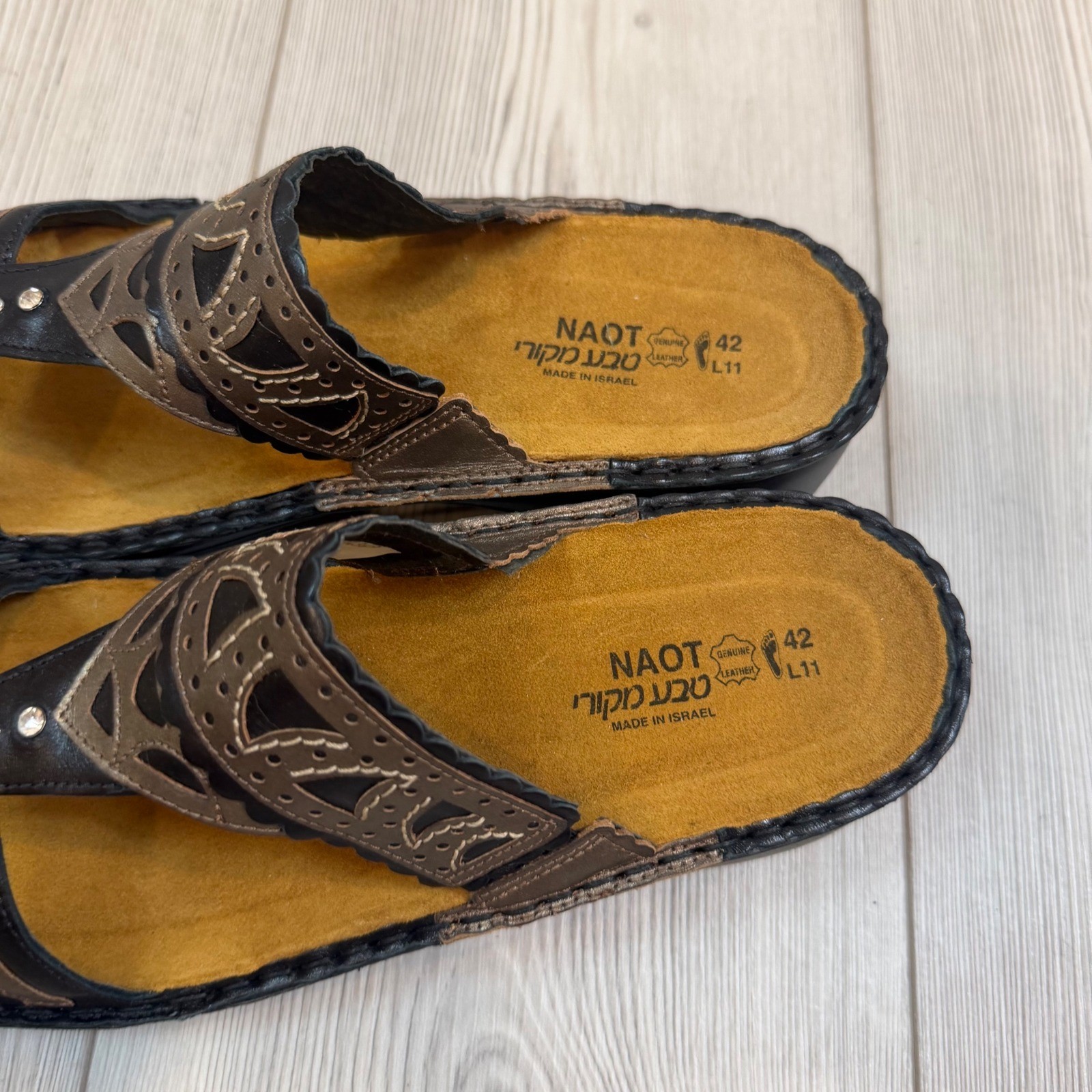 NEW Naot Oleander Black Pewter Leather Slide Sandals Women 42 L11 Rhinestone
