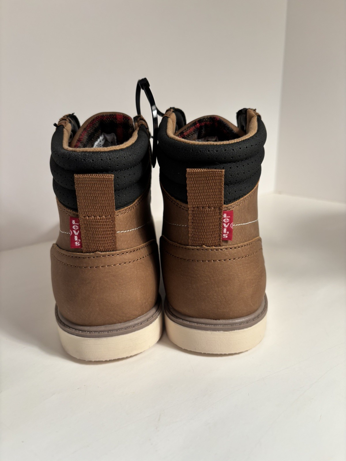 Levi’s Big Kid’s SIZE 4M Dean Boot in Tan/Brown