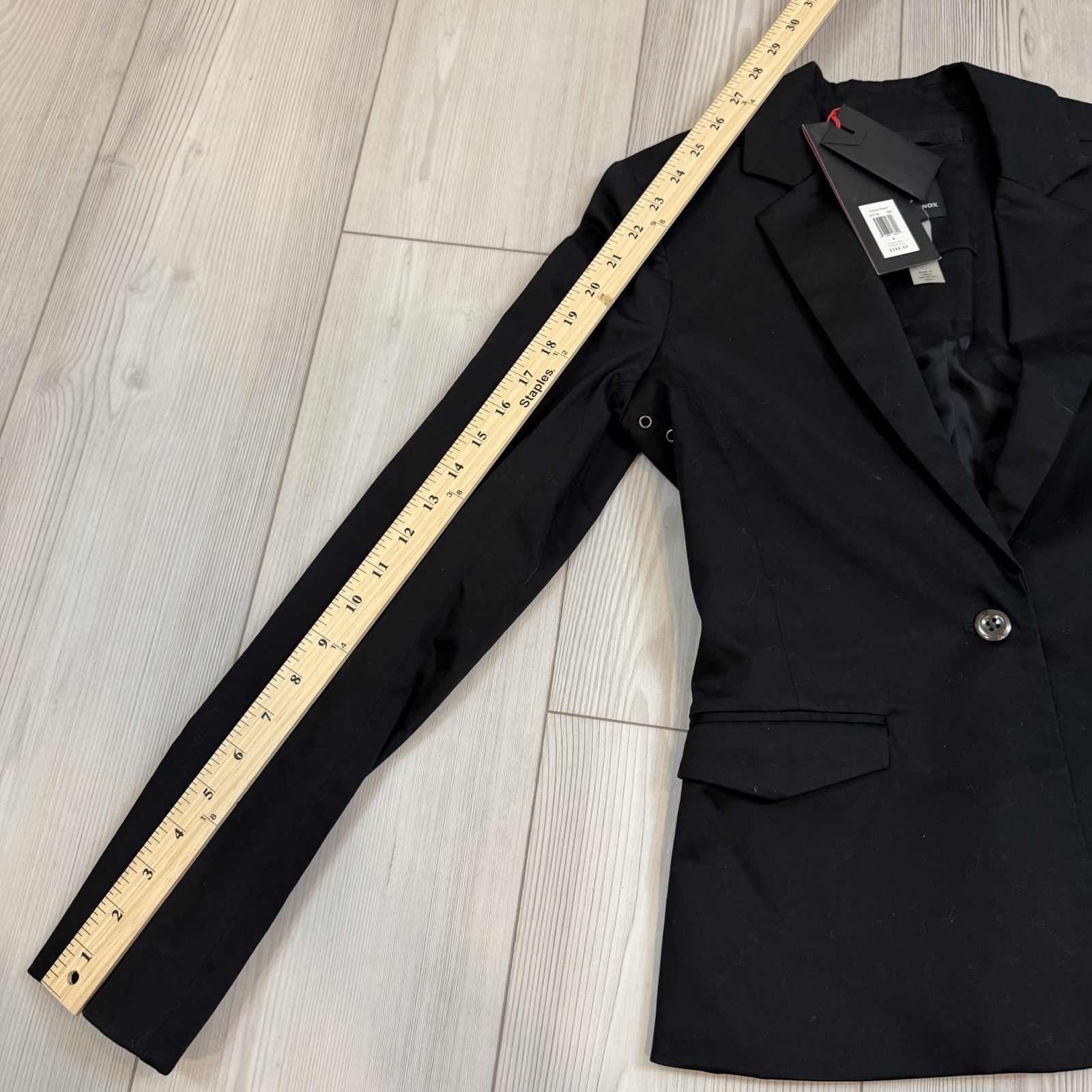 NWT Victorinox Size 4 Geneva Blazer Black One Button Closure