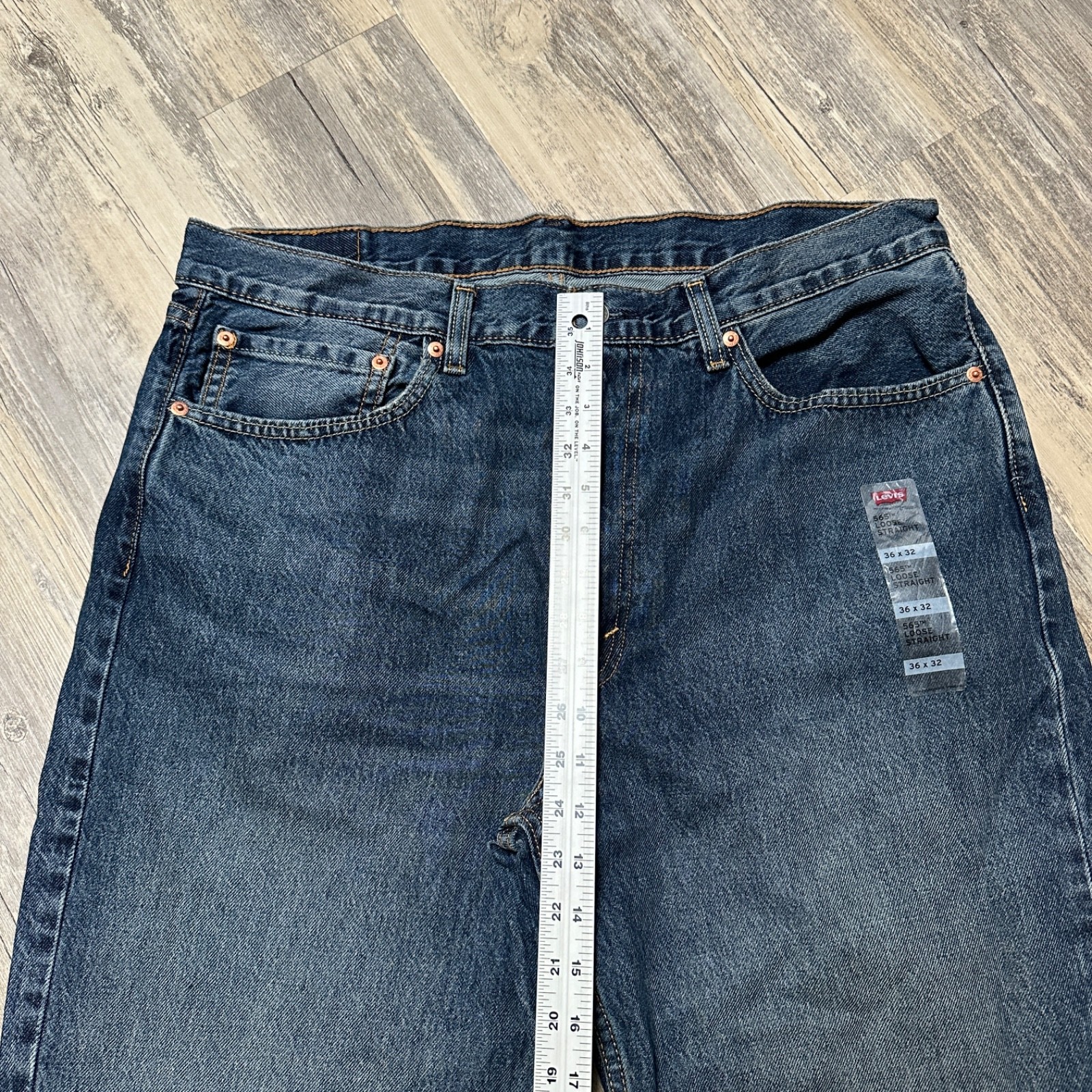 Levi’s Men’s 565 Loose Straight Jeans Medium Wash 36×32
