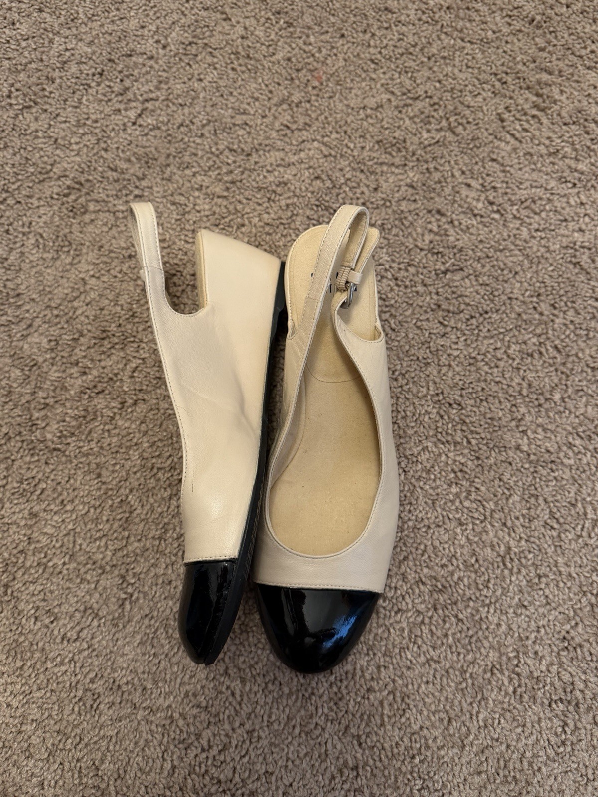 Stuart Weitzman A408323 Vintage Cap Toe Slingback Kitten Heel Nude Black Size 8