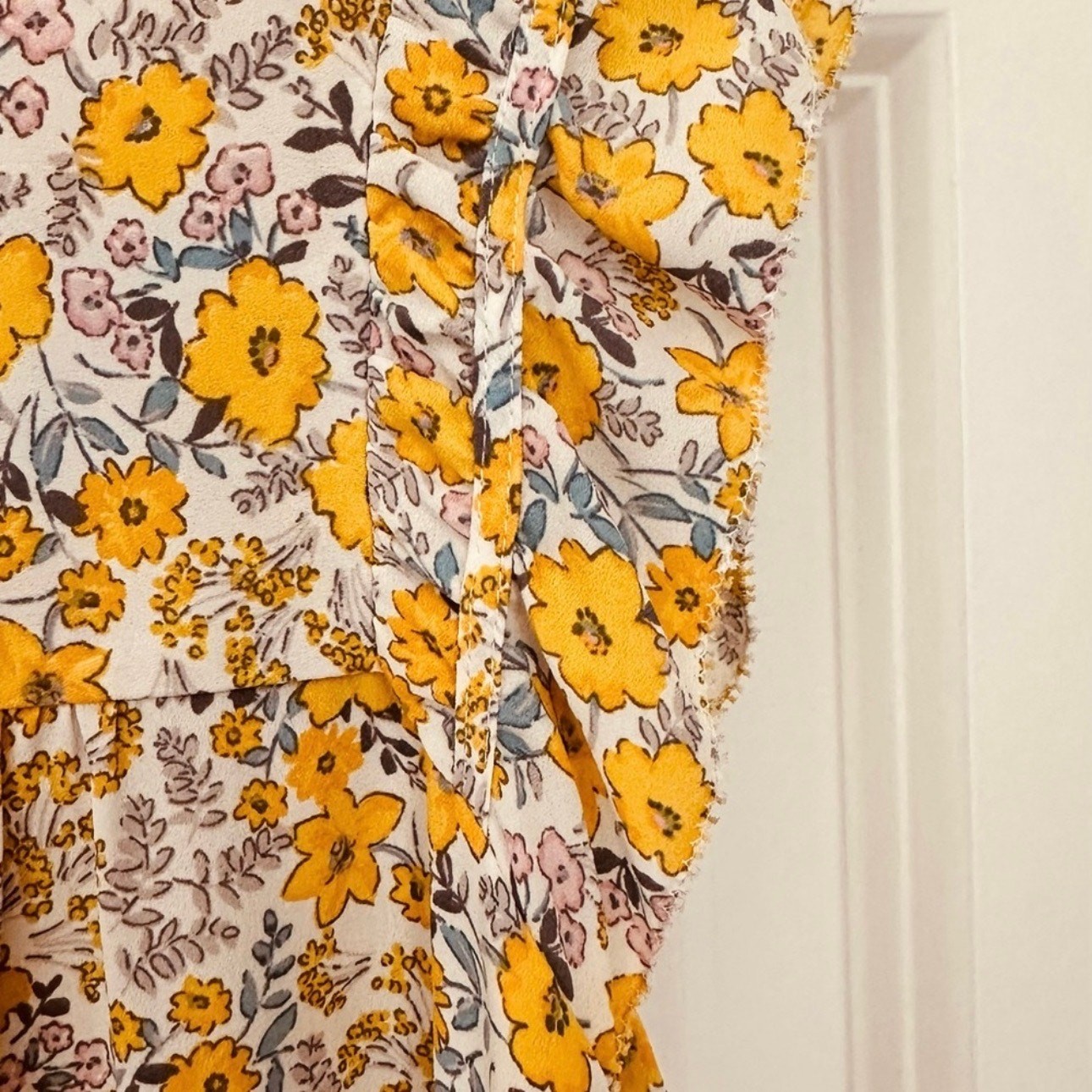 LOFT Outlet Yellow Floral Flutter Sleeve Blouse Size Small Cottagecore Boho Top