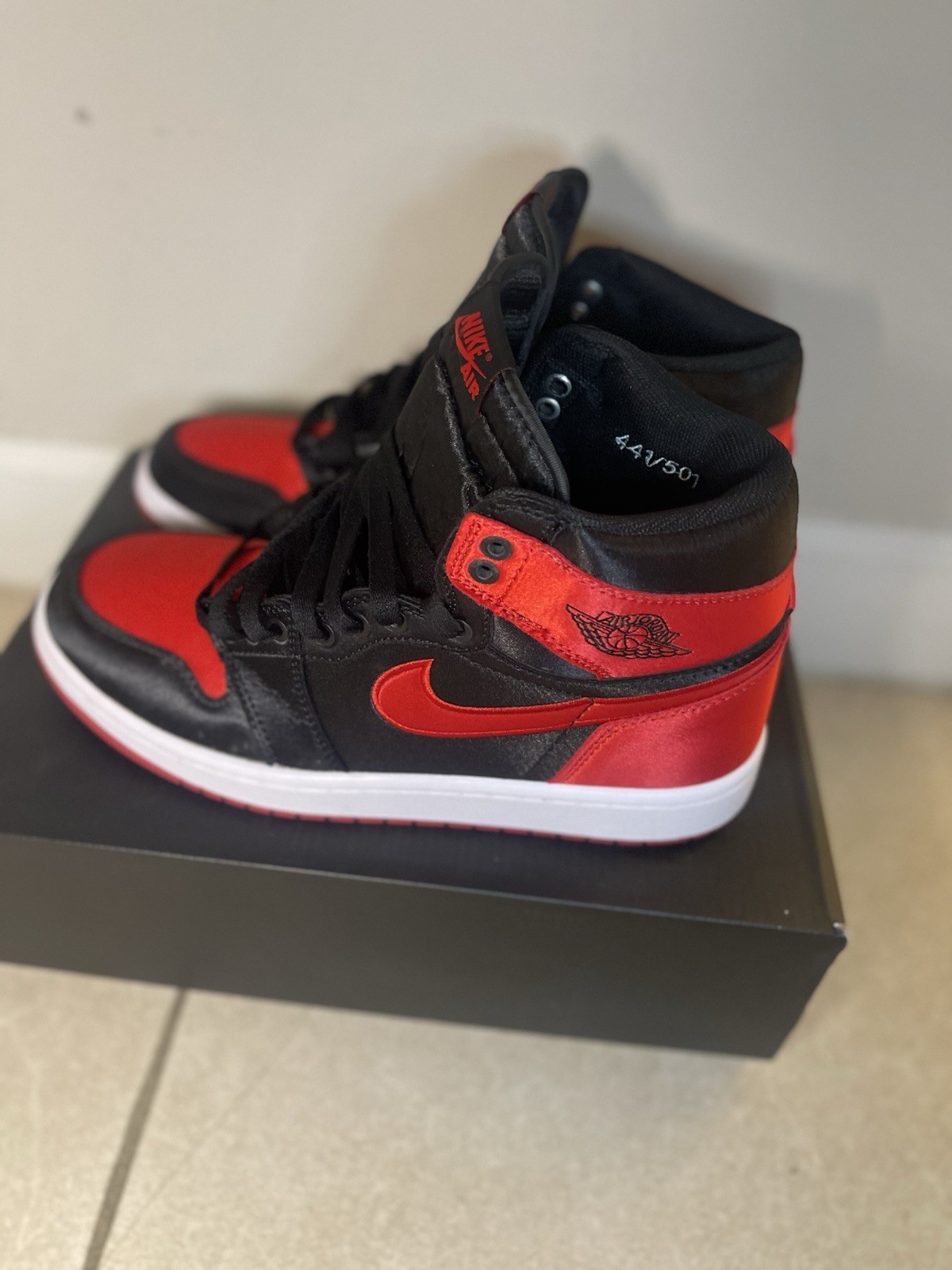 Nike Air Jordan 1 High Top Unisex Sneaker Leather Black/Red/White 10