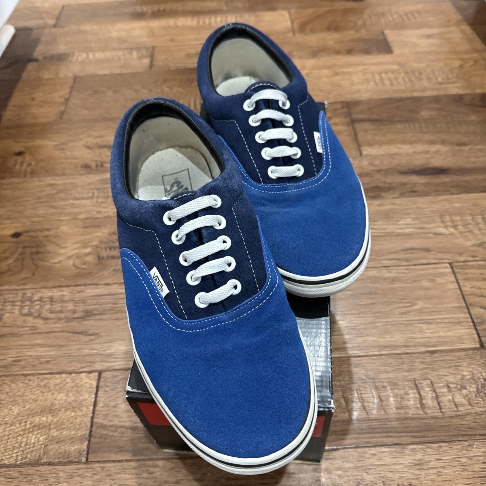 Vans Era Corduroy – 2 Tone Blue Size 10 In Box