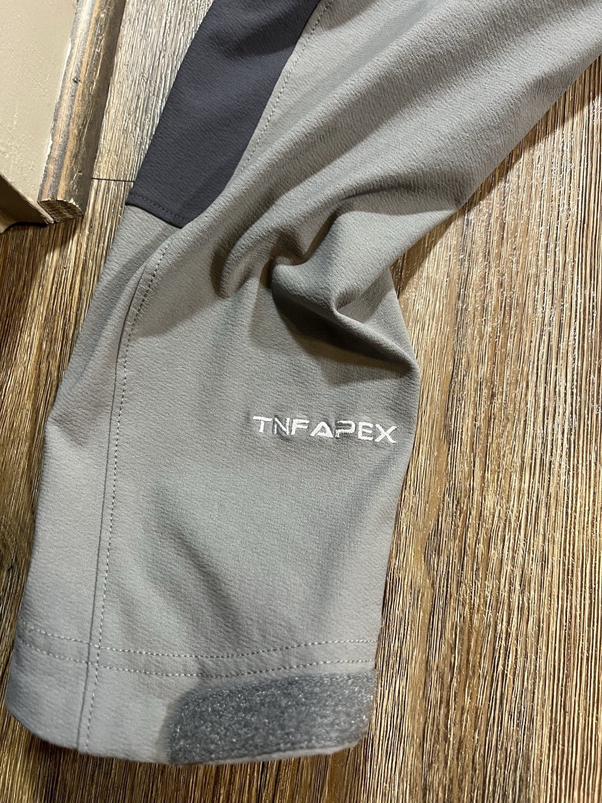 The North Face Jacket Men’s Medium Summit Series Apex Outdoors Gray