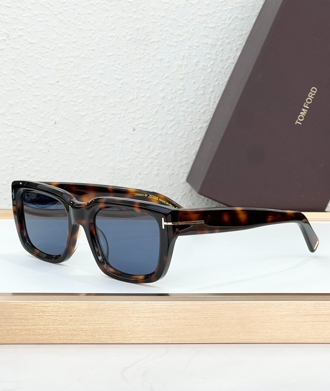 TOM FORD – MODEL: FT1327 – Unisex Sunglasses 52-22-145